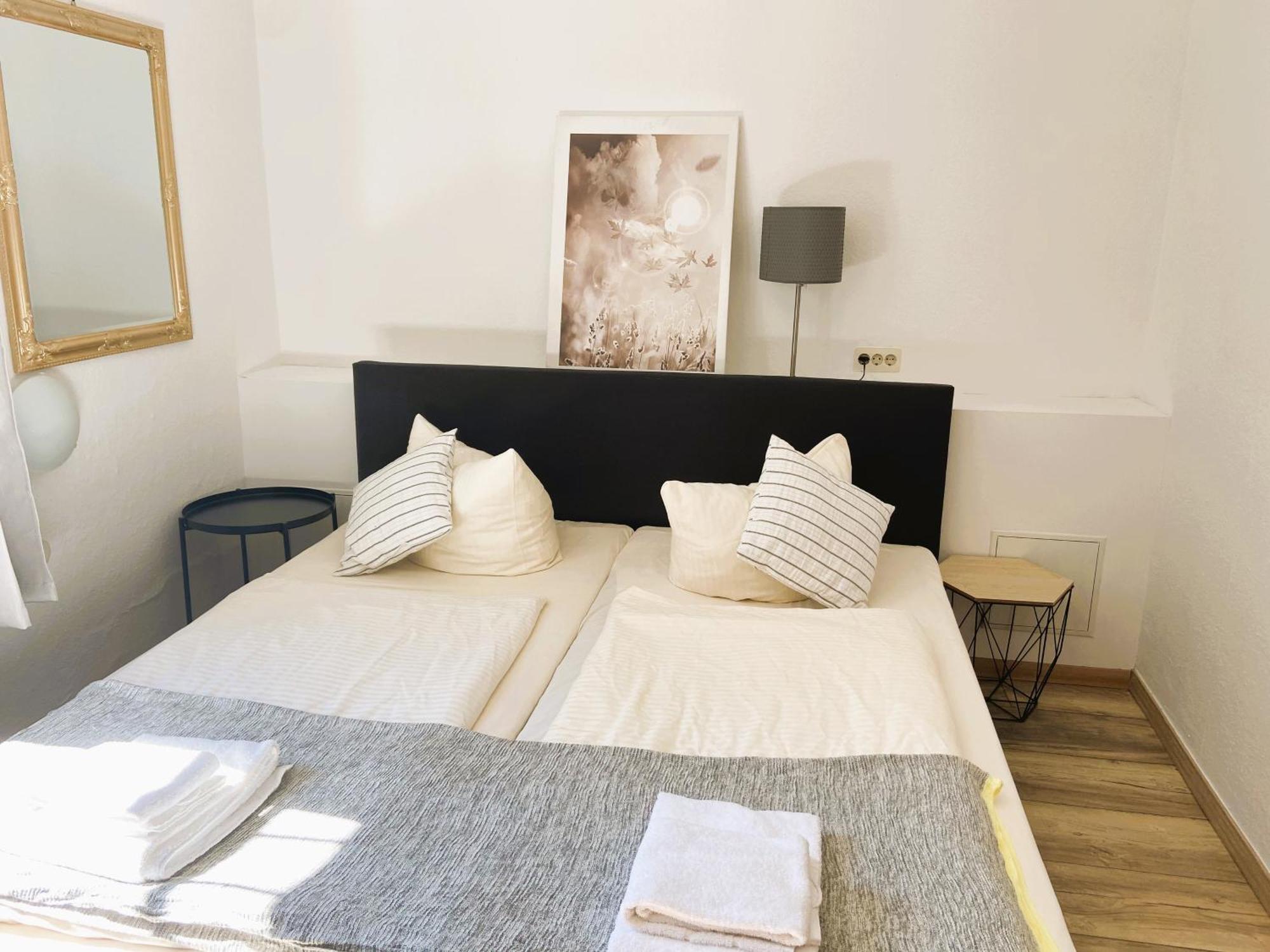 Peters Aparthotel กอสลาร์ ภายนอก รูปภาพ