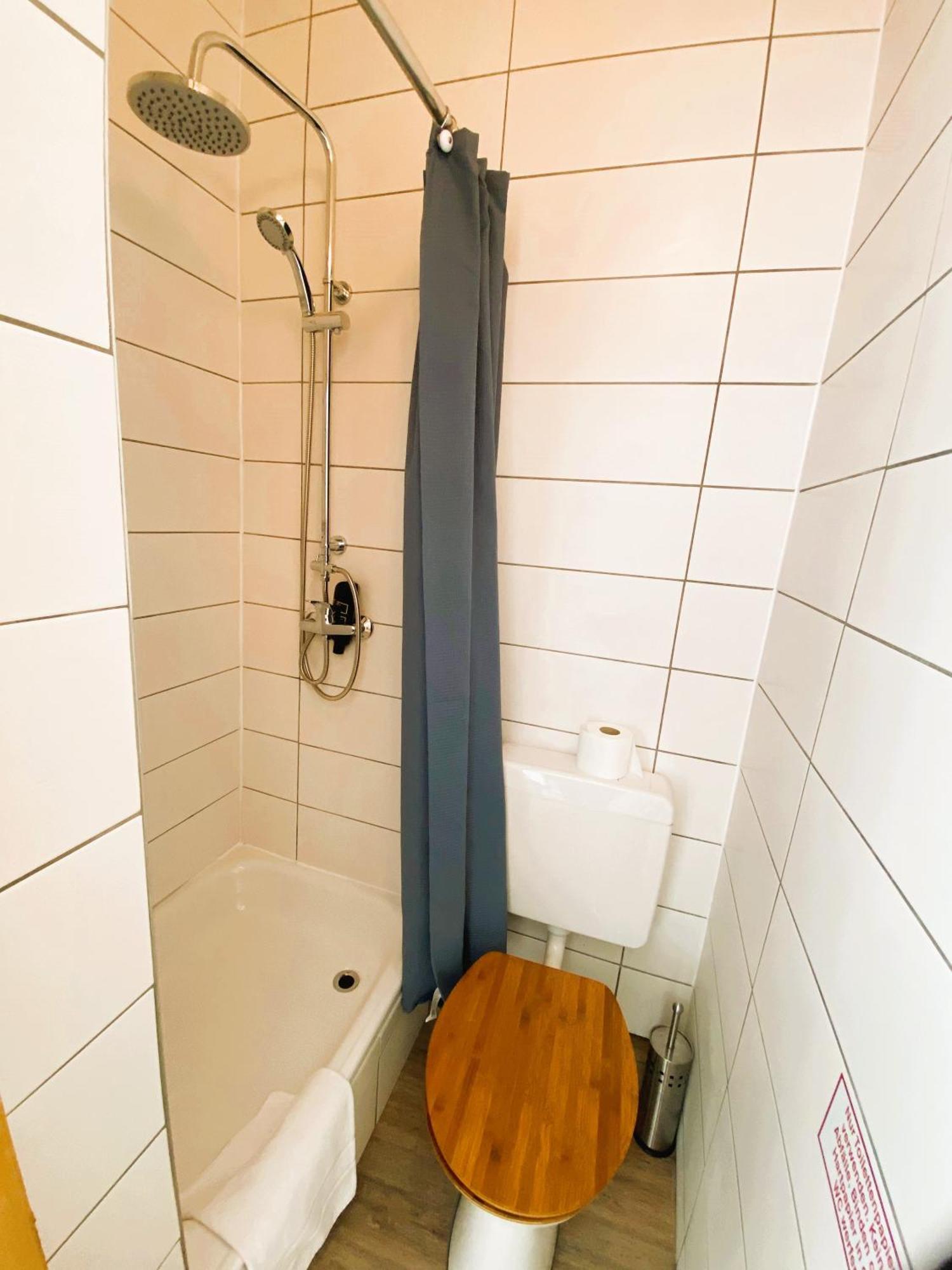 Peters Aparthotel กอสลาร์ ภายนอก รูปภาพ