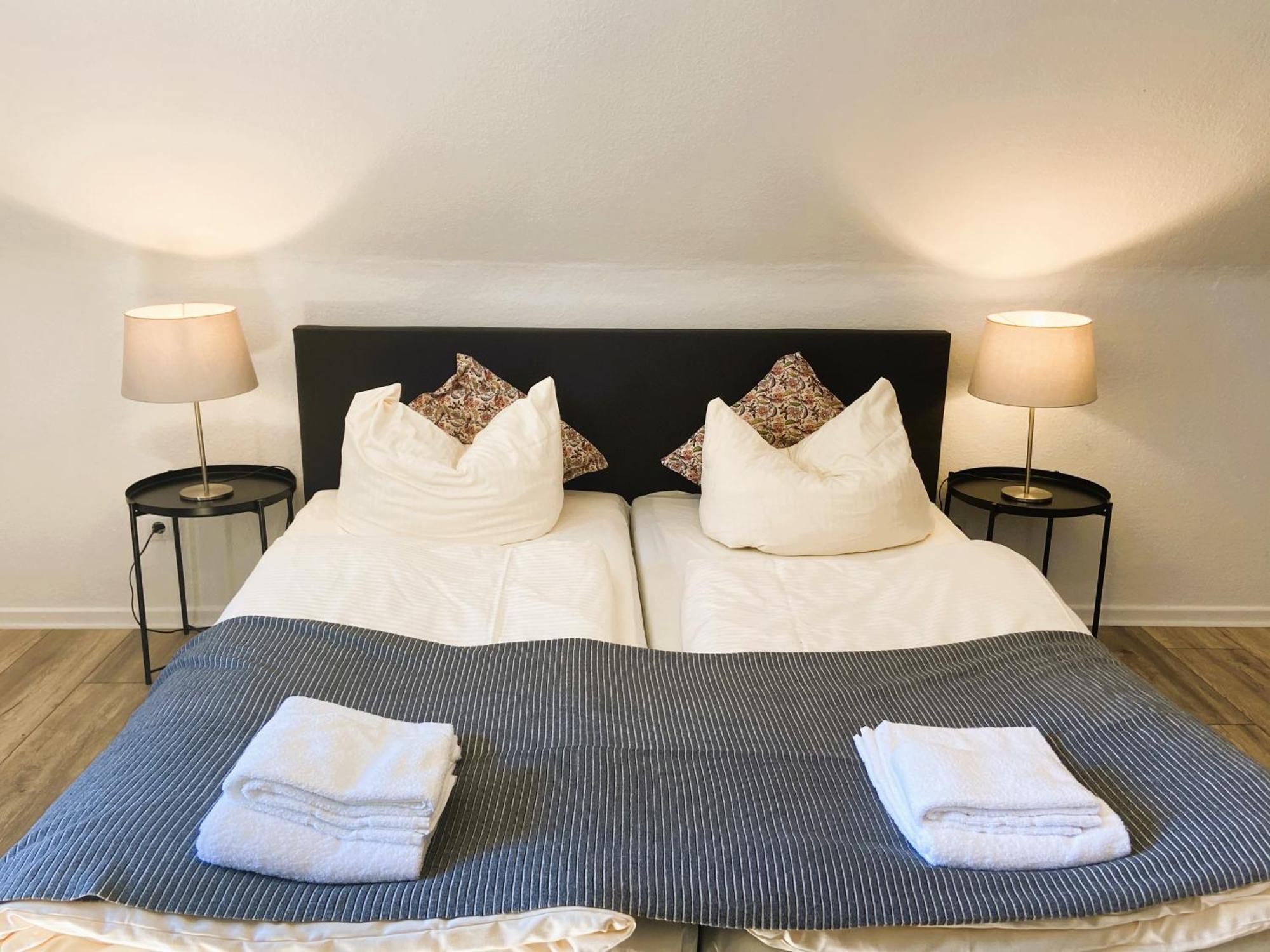 Peters Aparthotel กอสลาร์ ภายนอก รูปภาพ