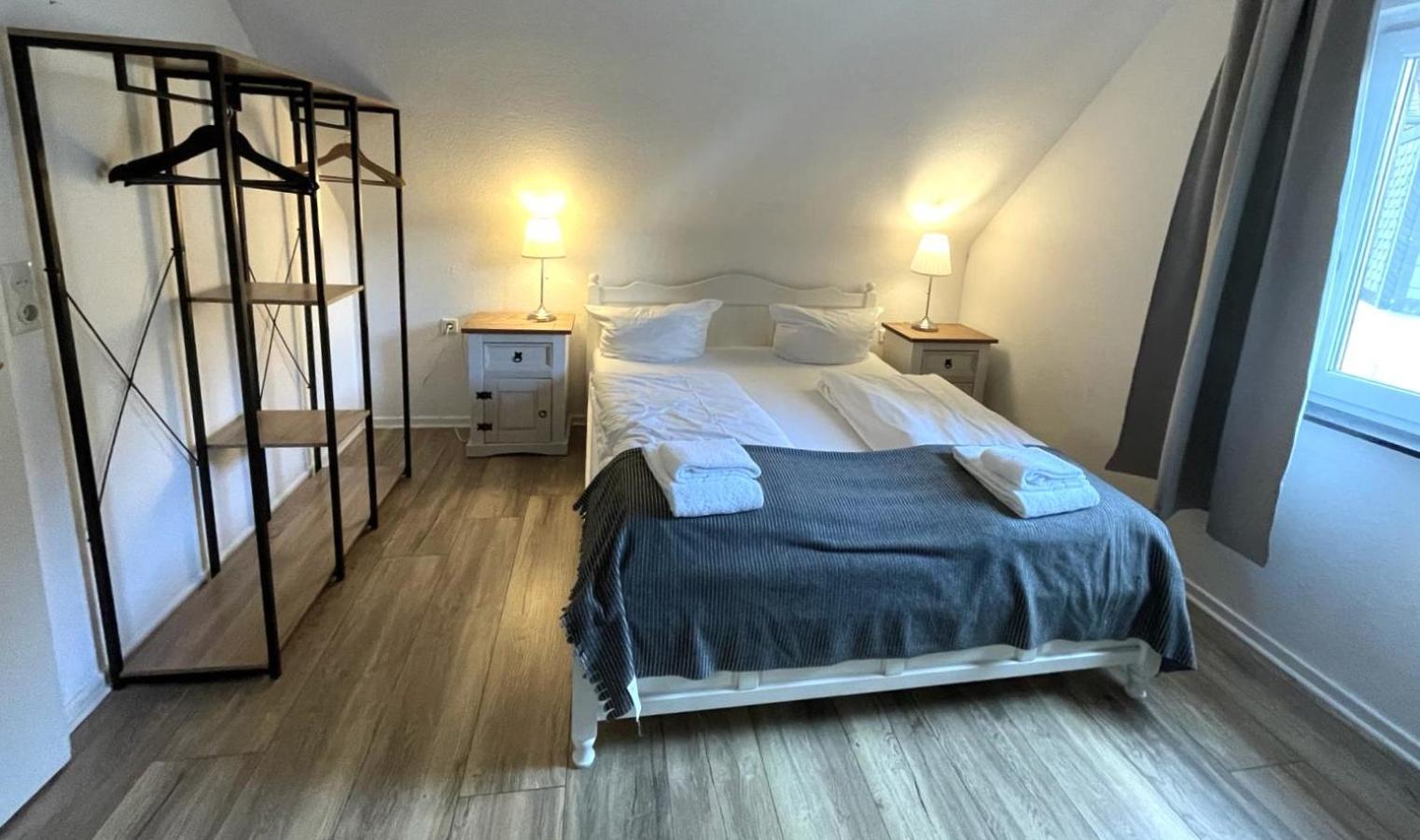 Peters Aparthotel กอสลาร์ ภายนอก รูปภาพ
